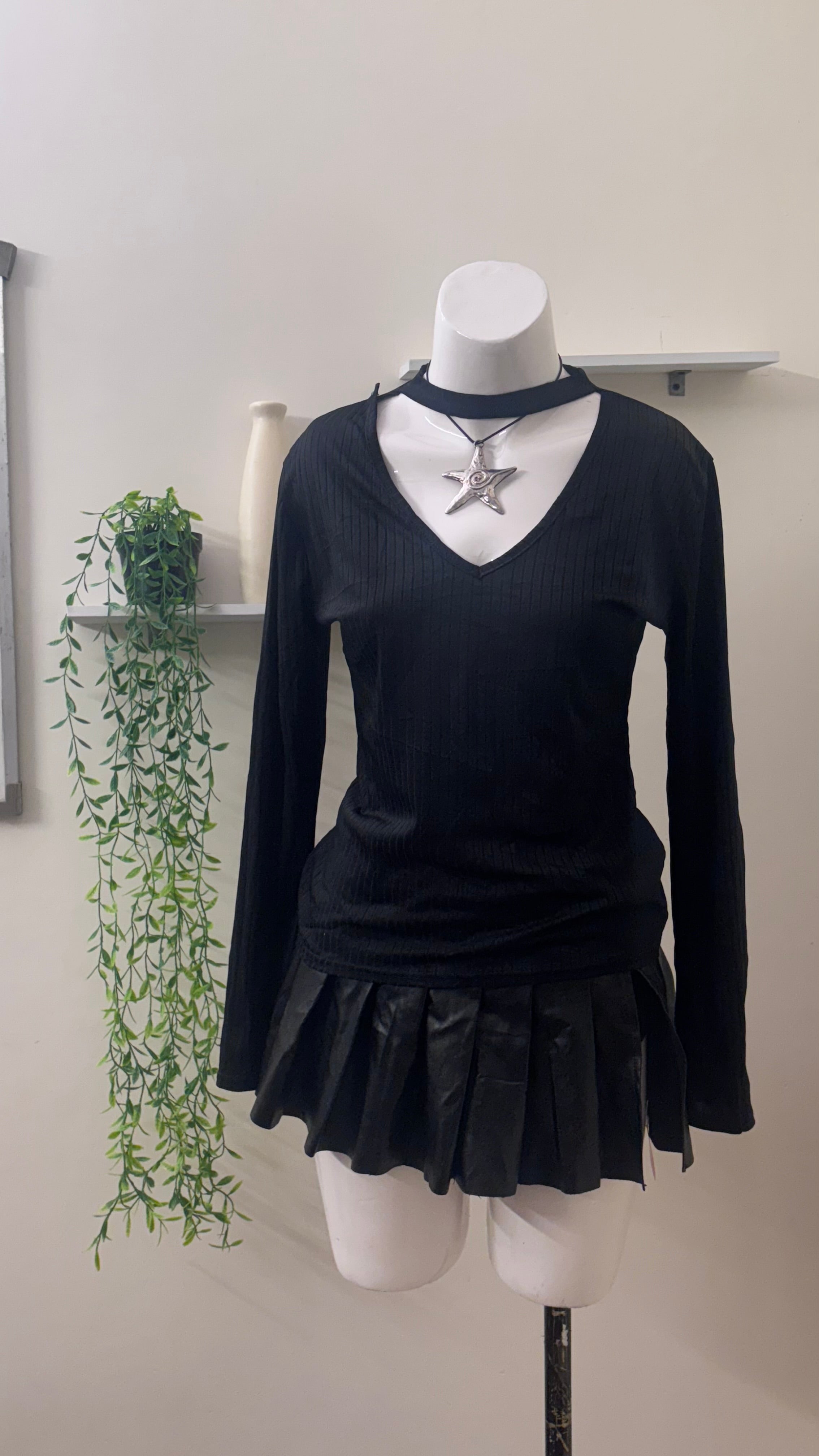 black full sleeve